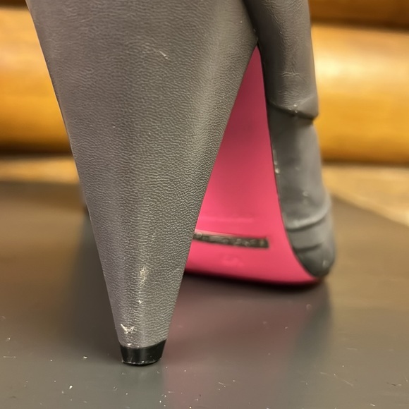 vintage Betsy Johnson High Heel Grey Booties - Picture 6 of 9